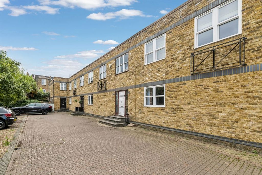 Property photo 1 of 9