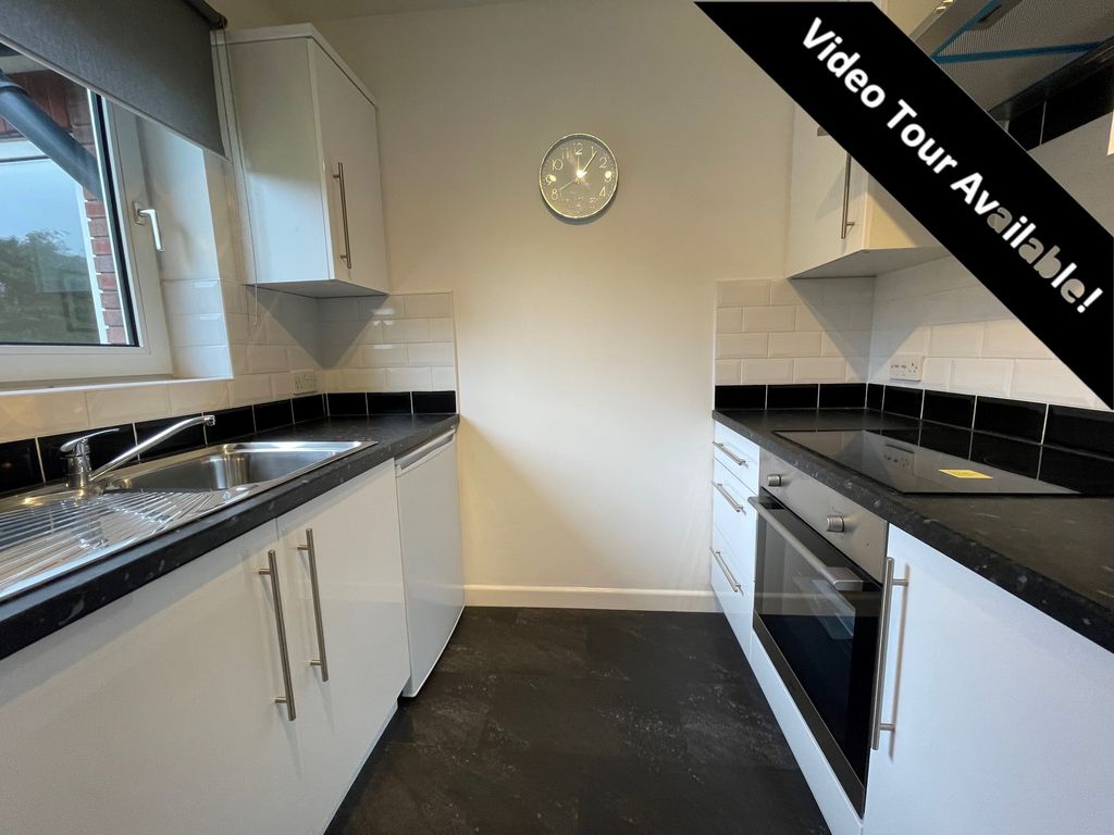 Property photo 1 of 17 Kitchen