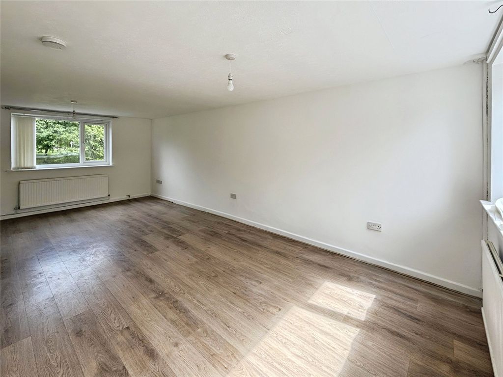 Property photo 3 of 15 Picture No. 04