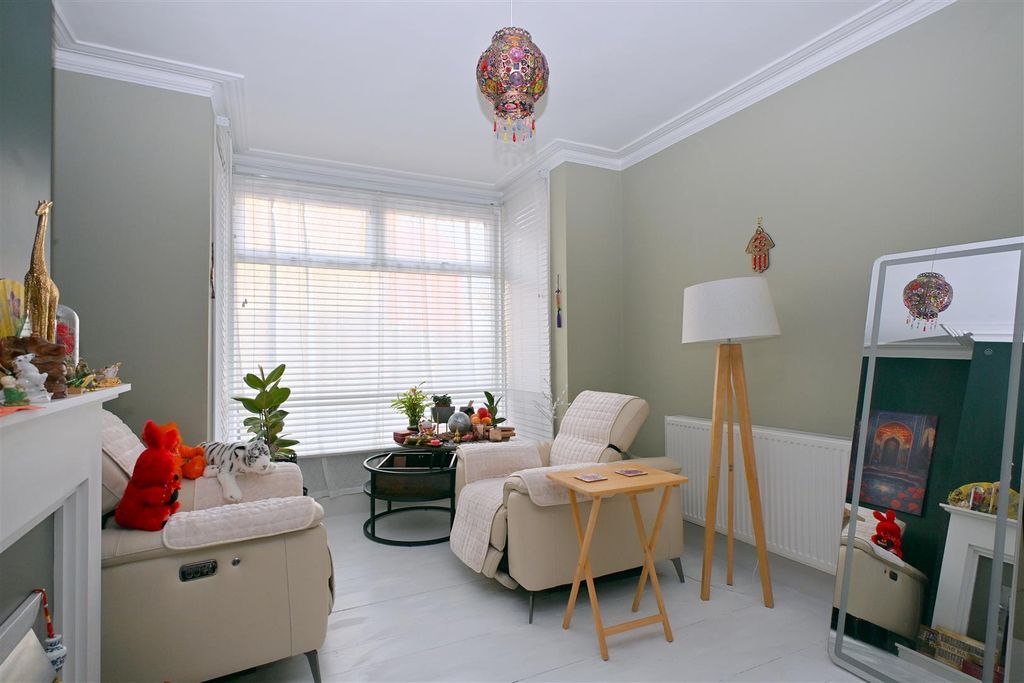 Property photo 3 of 14 Sitting Room