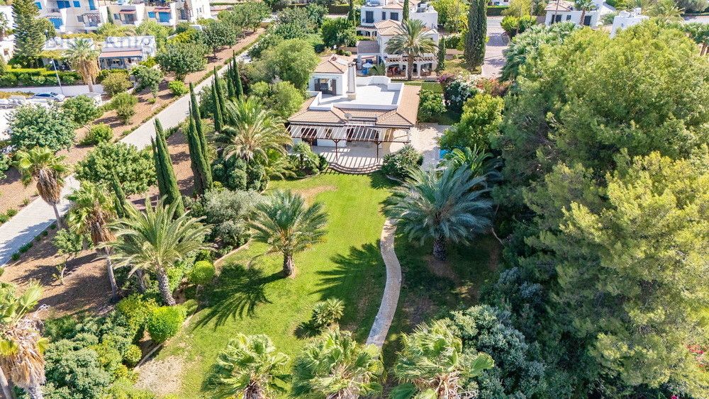 Property photo 2 of 36