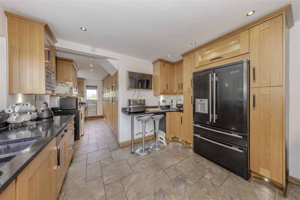 Property photo 3 of 50 Kitchen