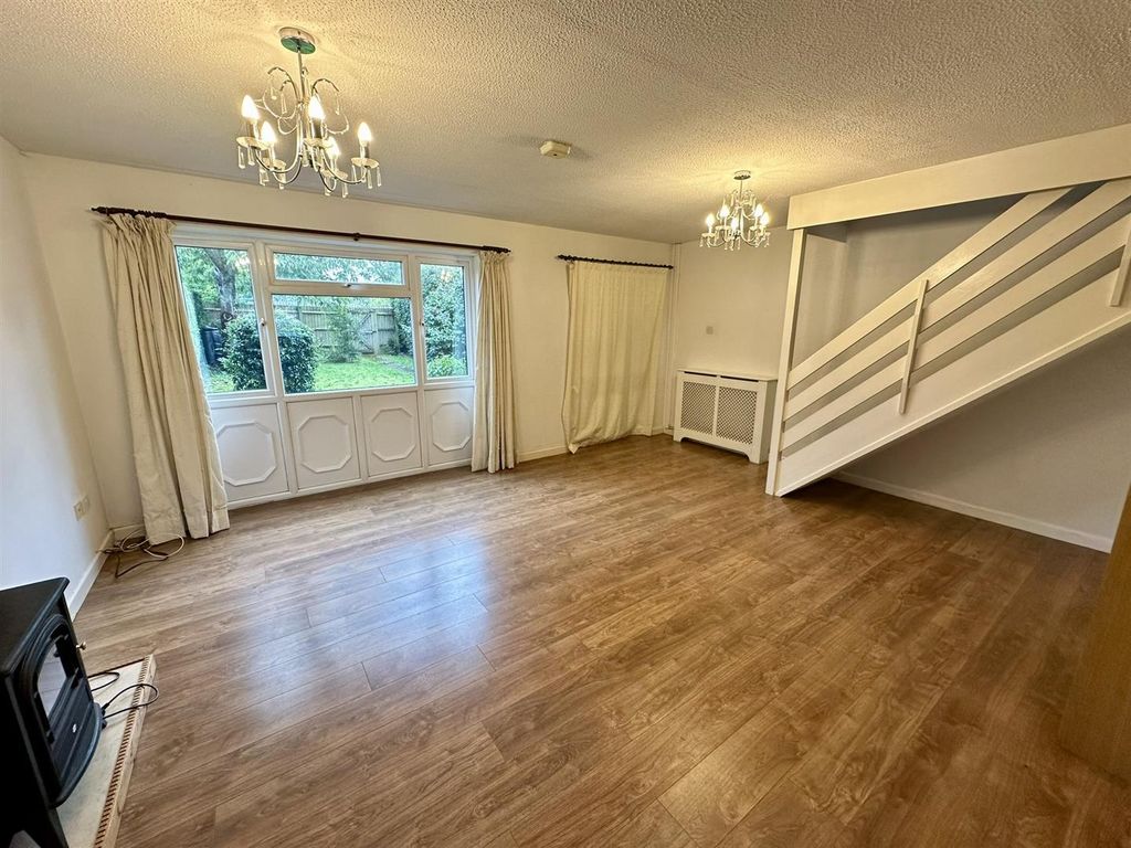 Property photo 3 of 17 Lounge 1 Of 4