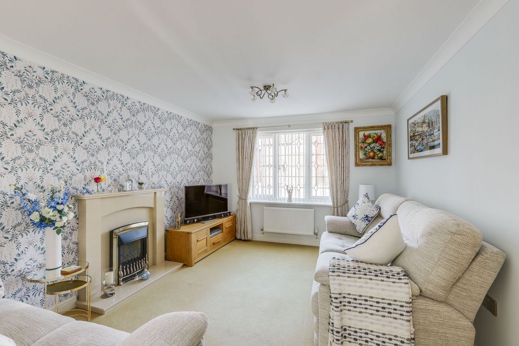 Property photo 2 of 19