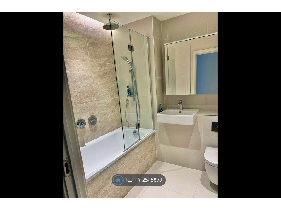 Property photo 3 of 9 Bathroom