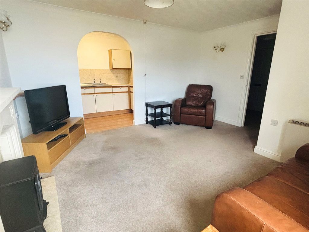 Property photo 2 of 18 Picture No. 11