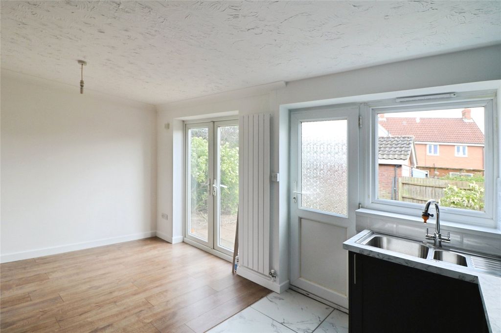 Property photo 3 of 12 Picture No. 11