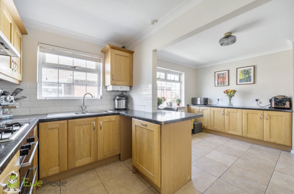 Property photo 3 of 24 Kitchen Breakfast Room