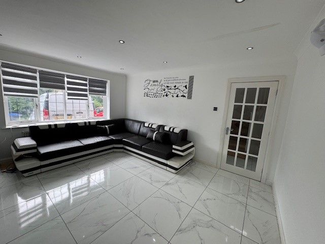 Property photo 3 of 17 Reception Room Alt View