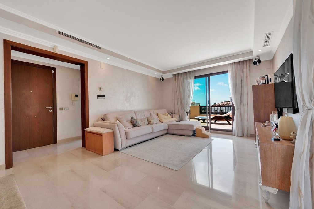 Property photo 1 of 24 Apartment, Marbella
