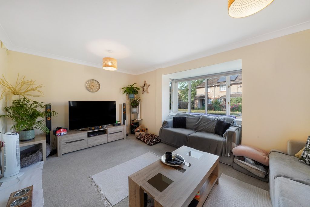 Property photo 2 of 15 5208842
