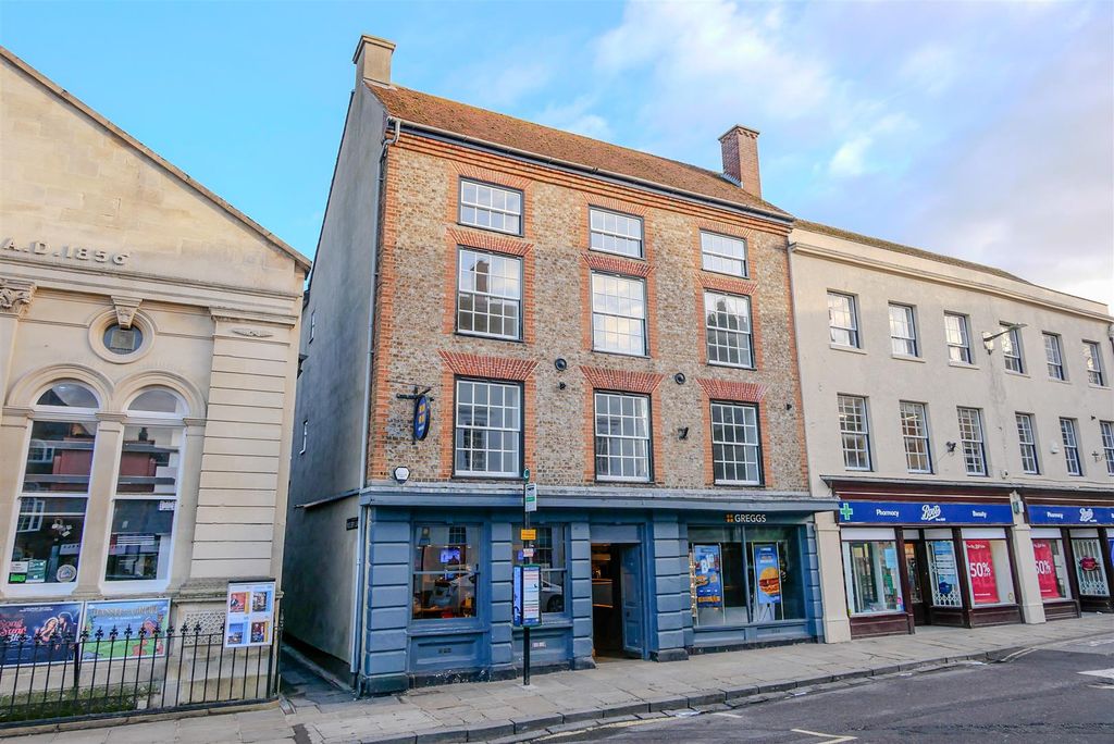 Property photo 1 of 16 Approach