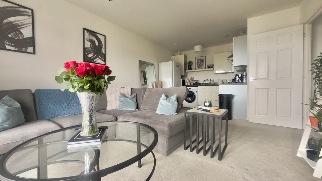 Property photo 2 of 11 1A01649B-C077-4270-93Ef-A3D14F57Ecfb