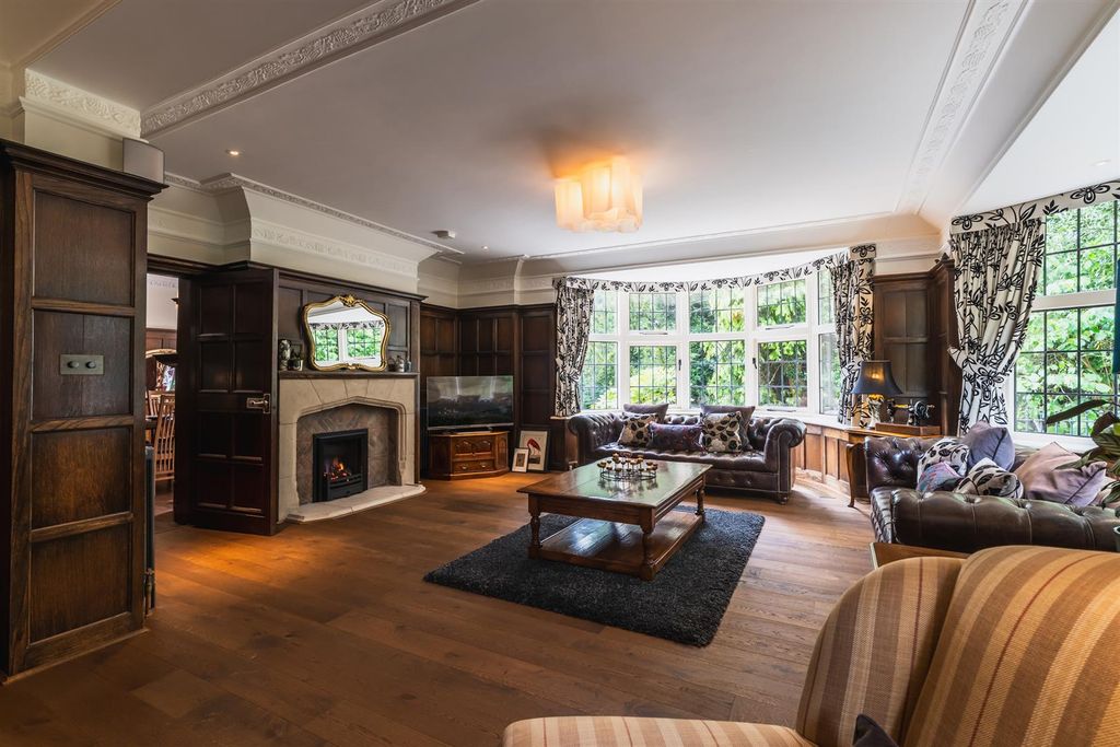 Property photo 2 of 64 Drawing Room