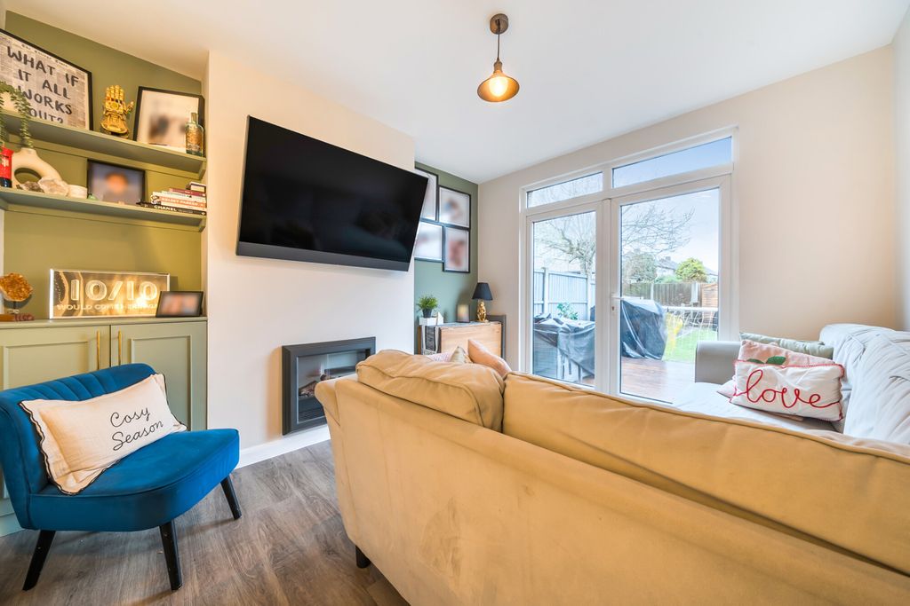 Property photo 2 of 18 Reception