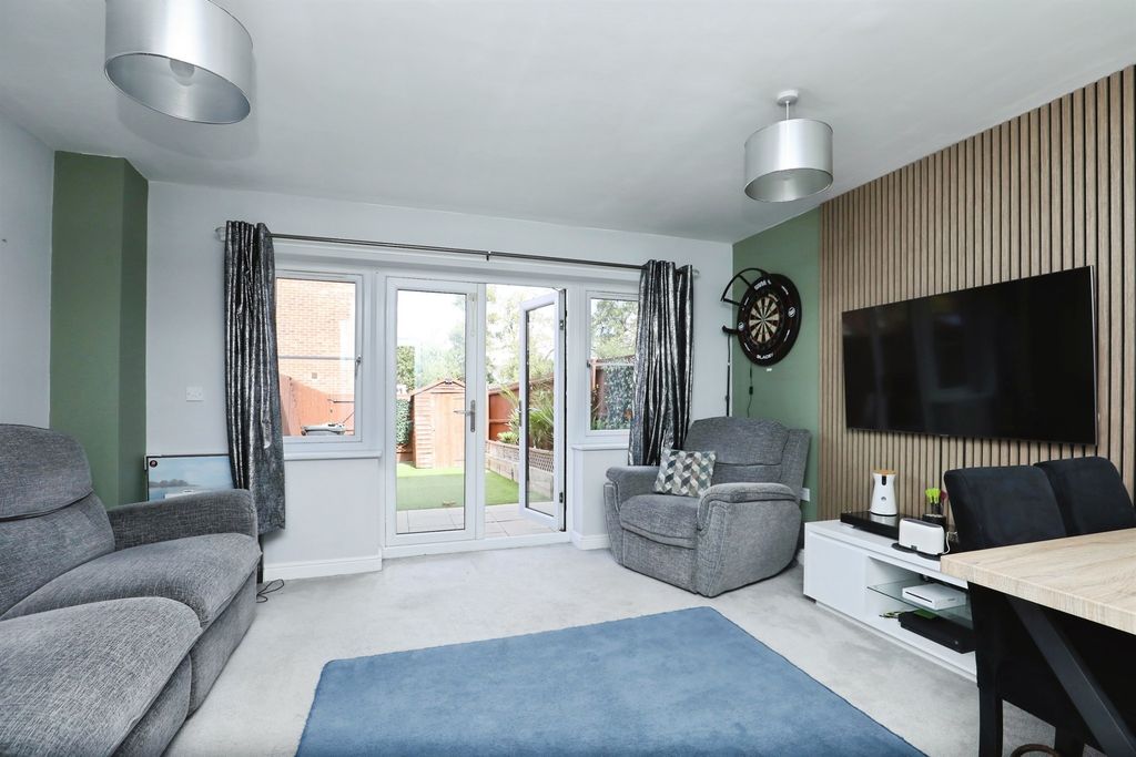 Property photo 2 of 17