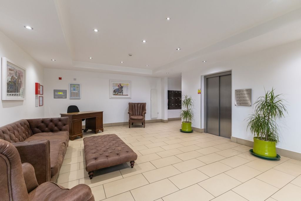 Property photo 2 of 14 104351_66 Carruth...