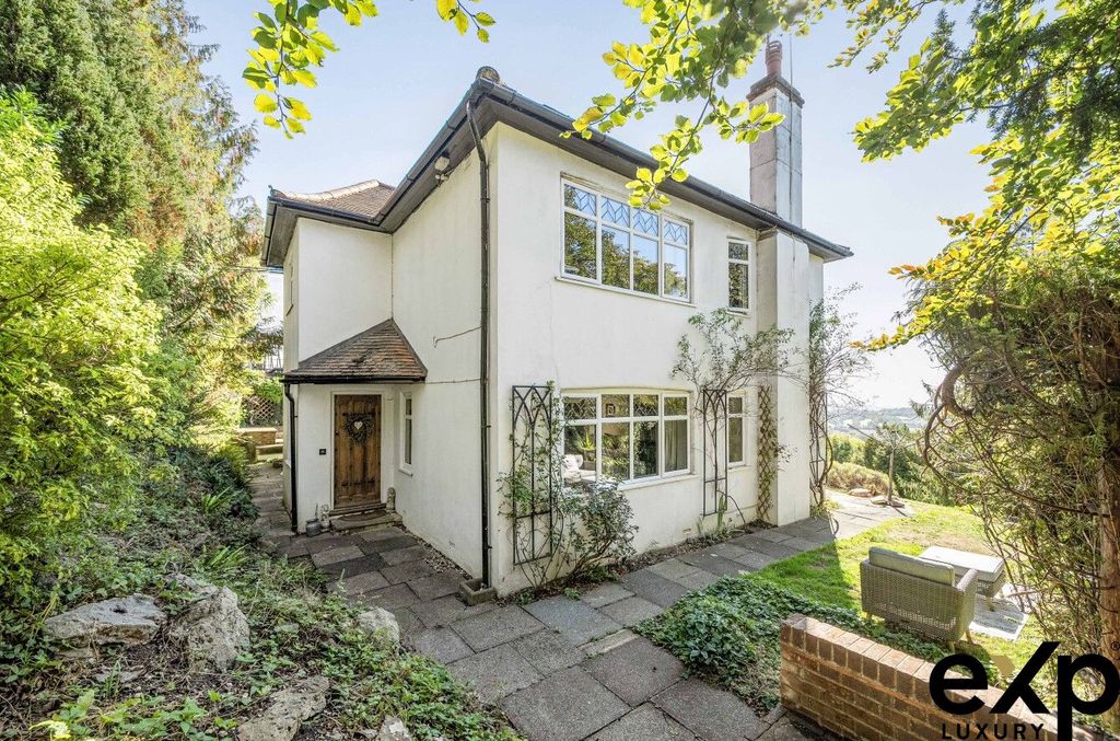 Property photo 1 of 25