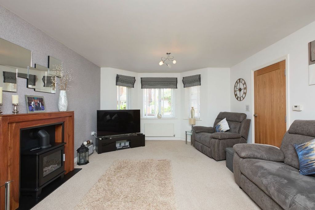 Property photo 3 of 39