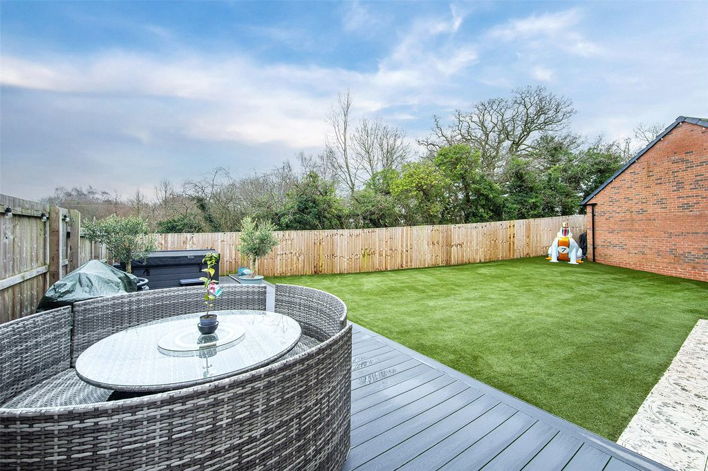 Property photo 2 of 35 Picture No. 22