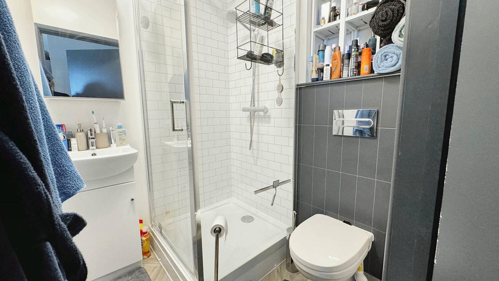 Property photo 3 of 6 Vcxuch5Krkyvopkvlloxpg