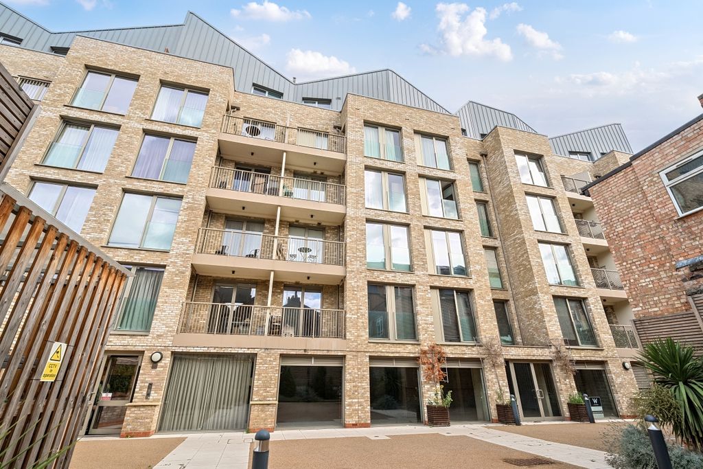 Property photo 1 of 11 1355192-4-68c9B43...