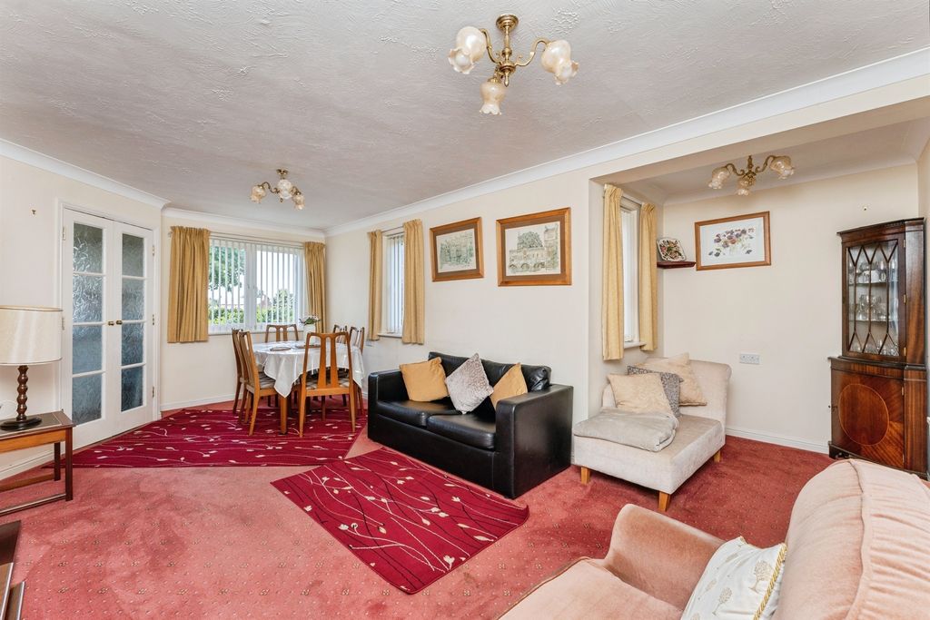 Property photo 3 of 15