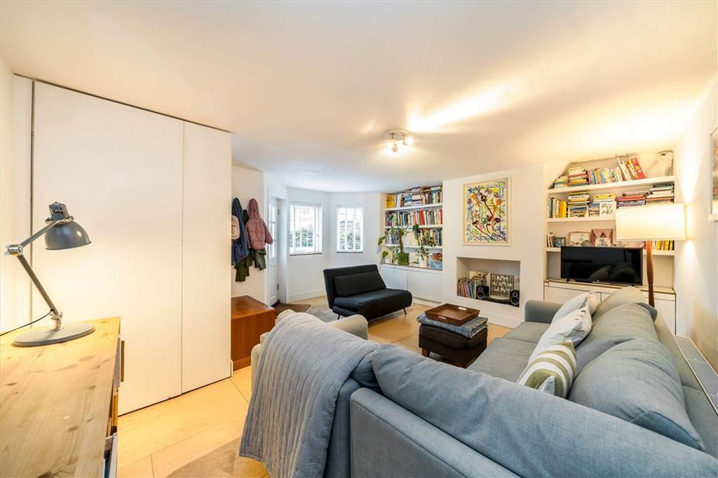 Property photo 2 of 8