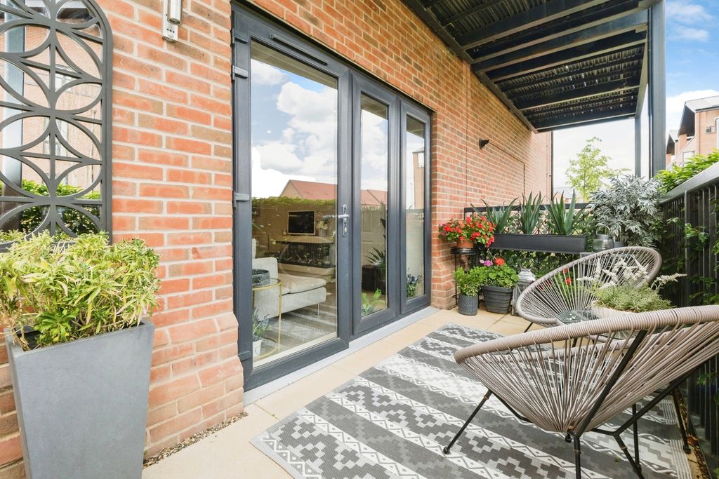 Property photo 2 of 24 Pbox-Img.Jpg