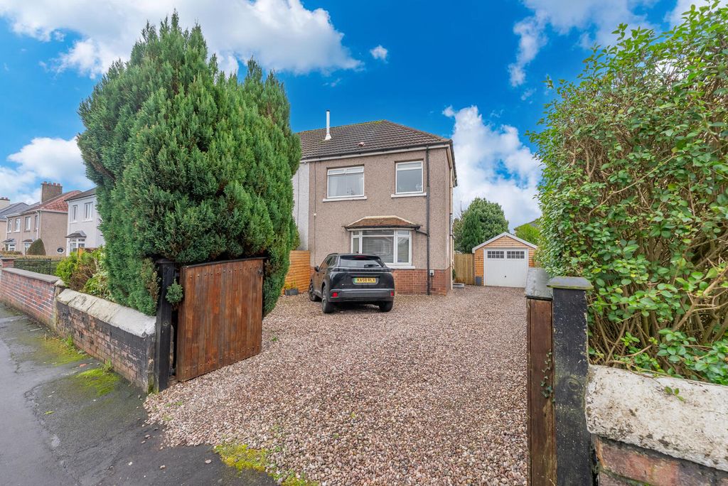 Property photo 1 of 33 Driveway