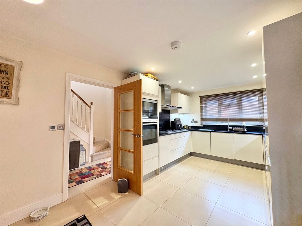 Property photo 2 of 16 Picture No. 28