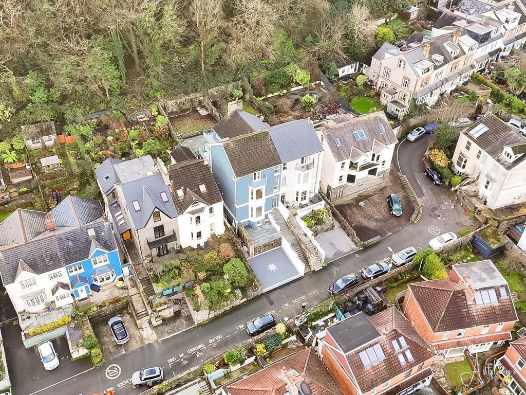Property photo 1 of 19 B8Xgjng30v.Jpg