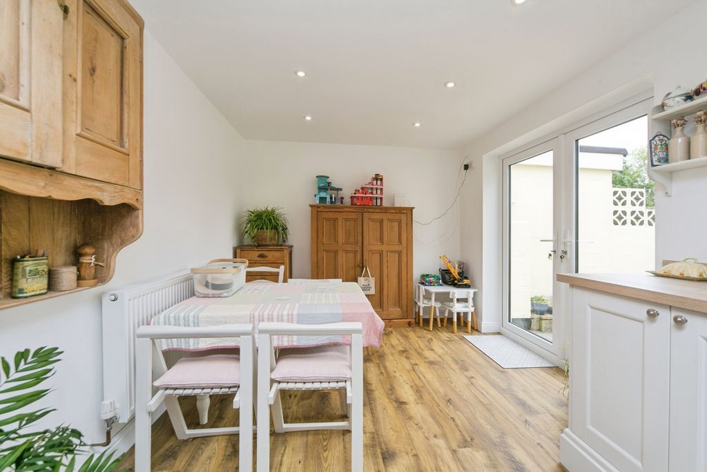 Property photo 3 of 20 Pbox-Img.Jpg