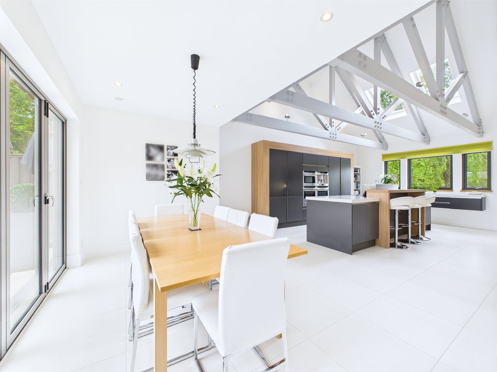 Property photo 2 of 40