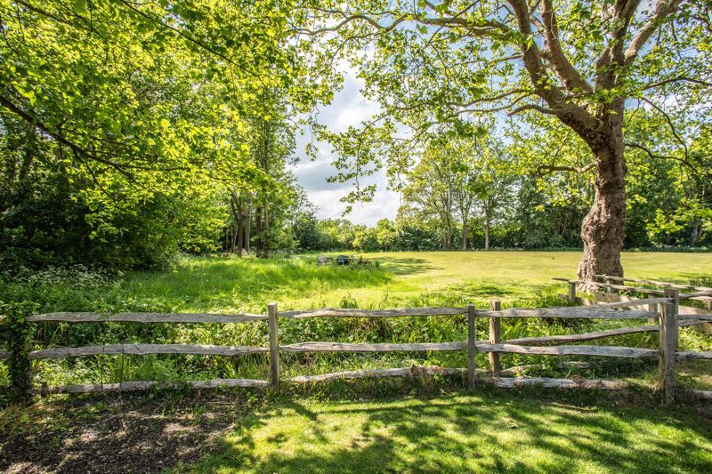 Property photo 3 of 38 Photo 31