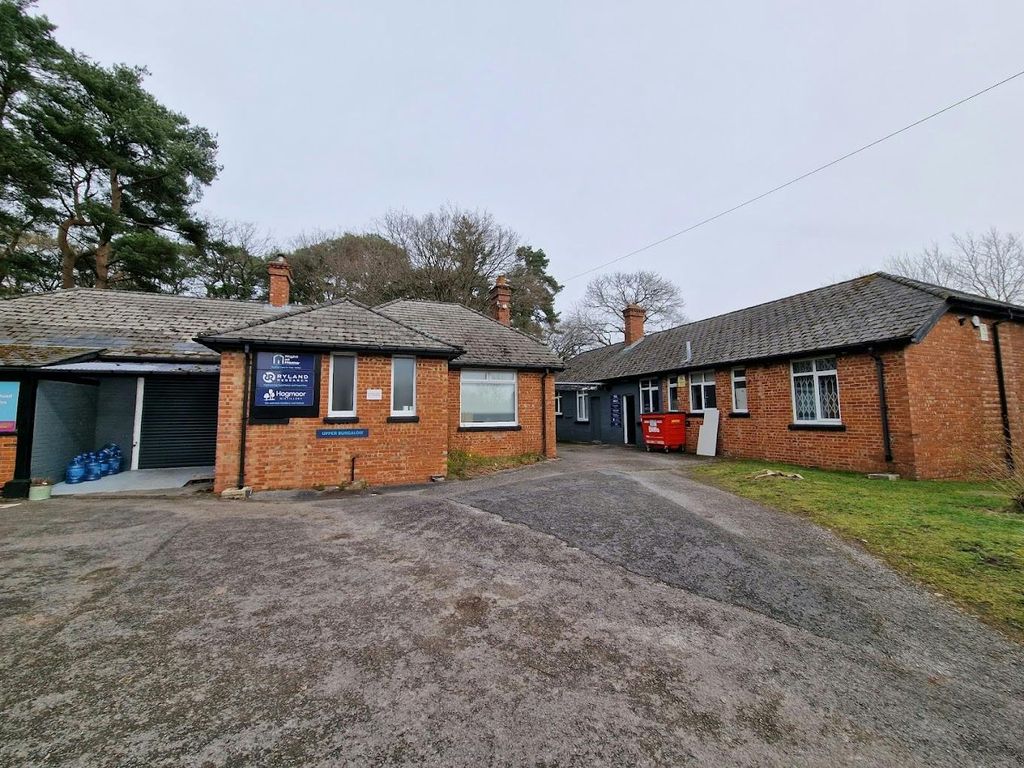 Property photo 1 of 5 Bungalows.Jpg