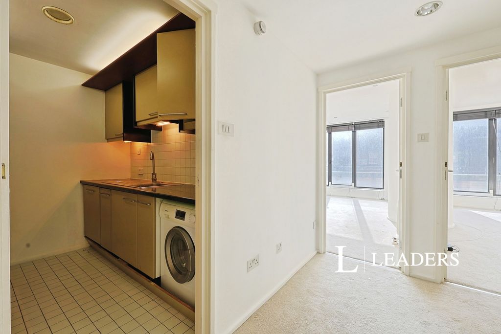 Property photo 3 of 18 Pbox-Img.Jpg