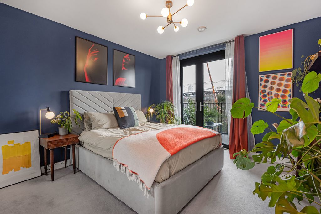 Property photo 3 of 28 Bedroom