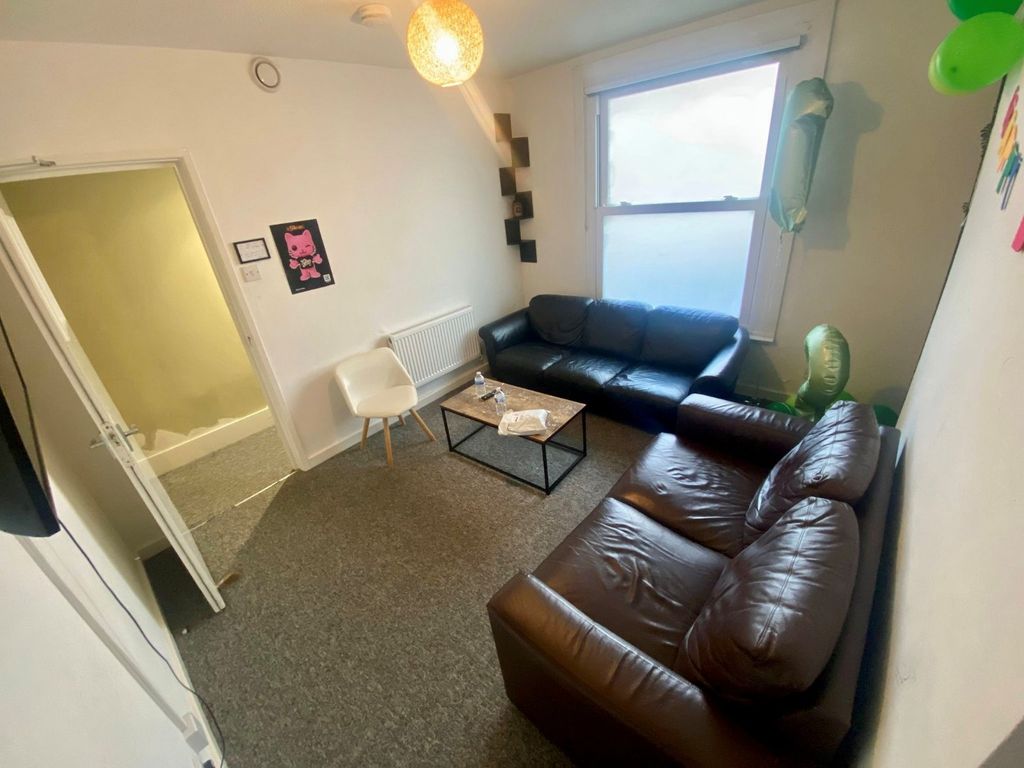 Property photo 3 of 12 Picture No. 20