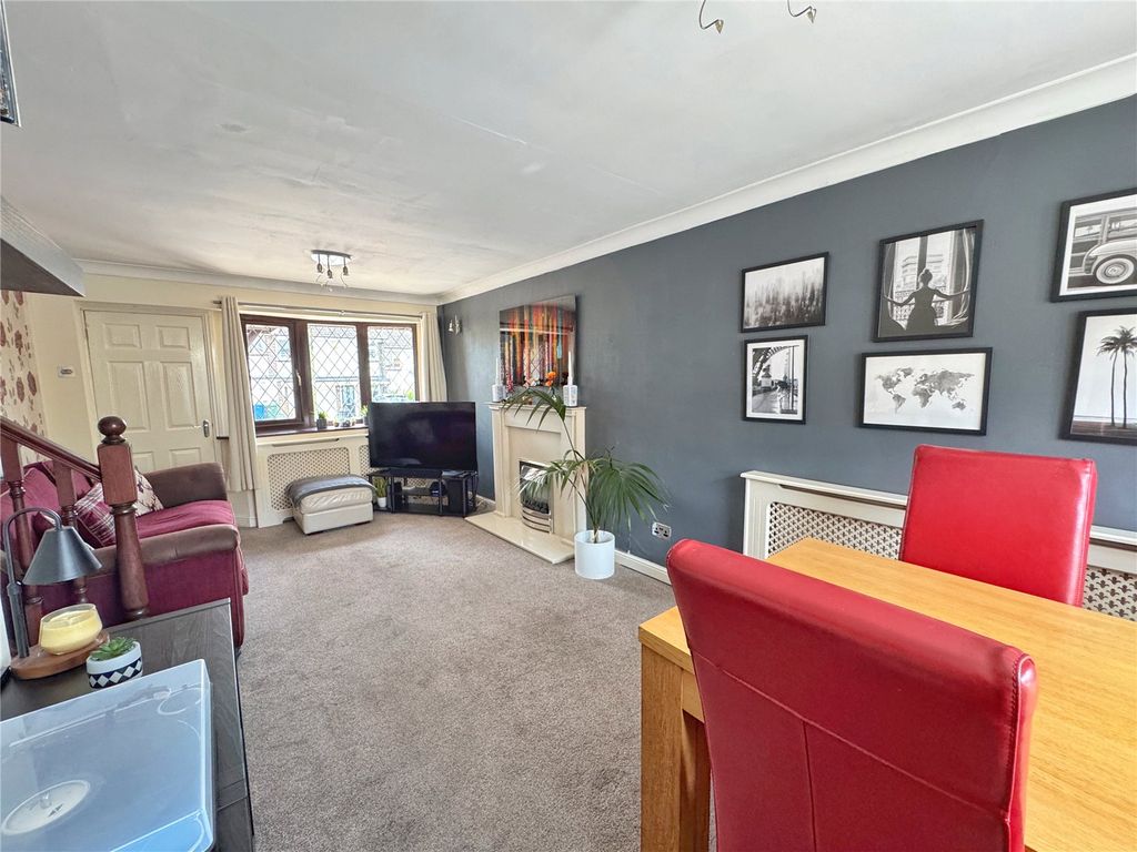 Property photo 3 of 22 Picture No. 02