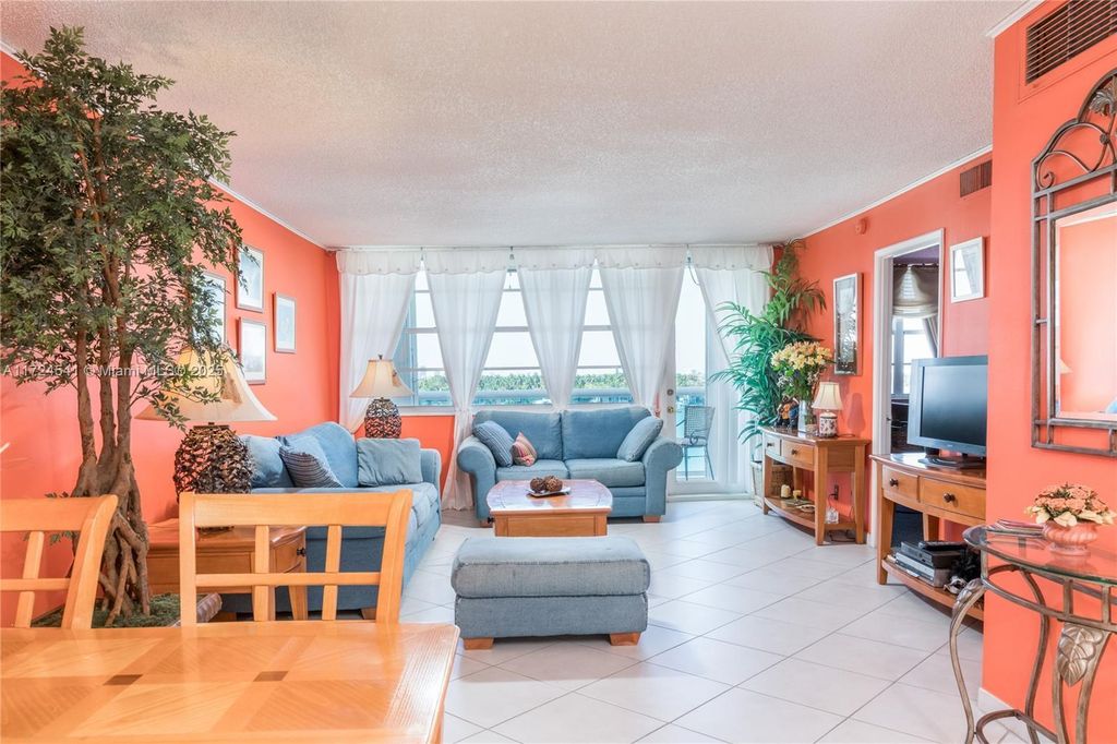 Property photo 1 of 25