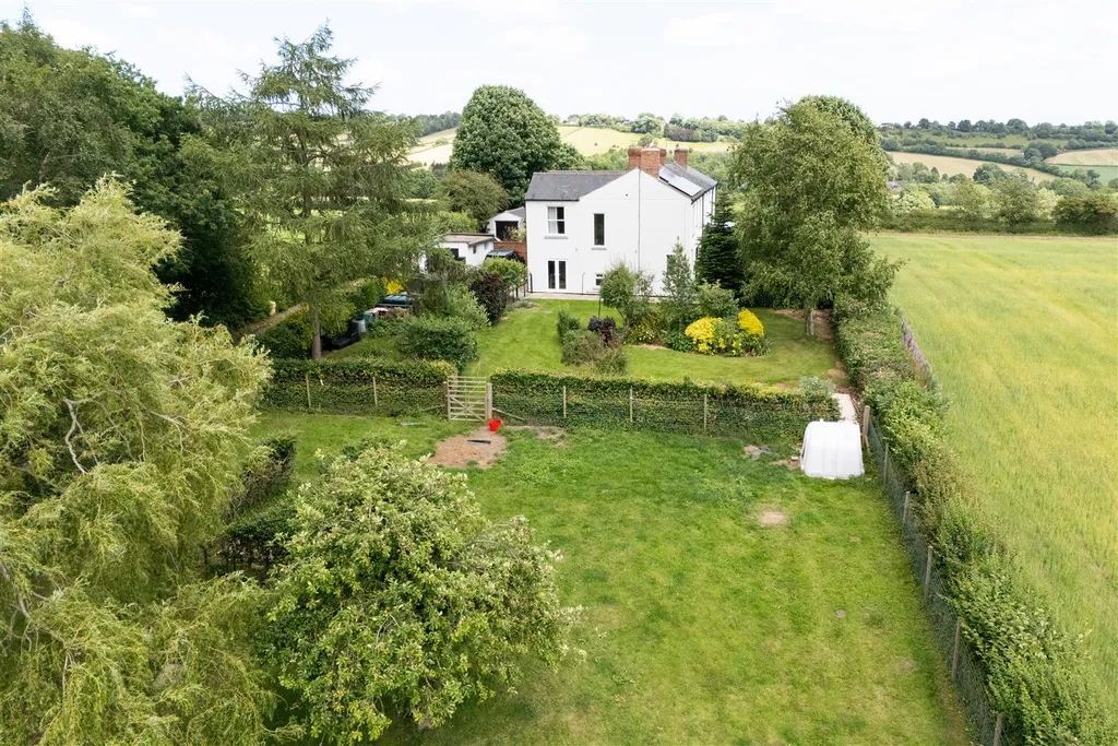 Property photo 1 of 28