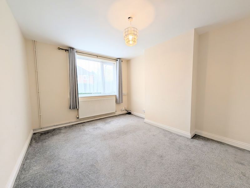 Property photo 3 of 13 Lounge