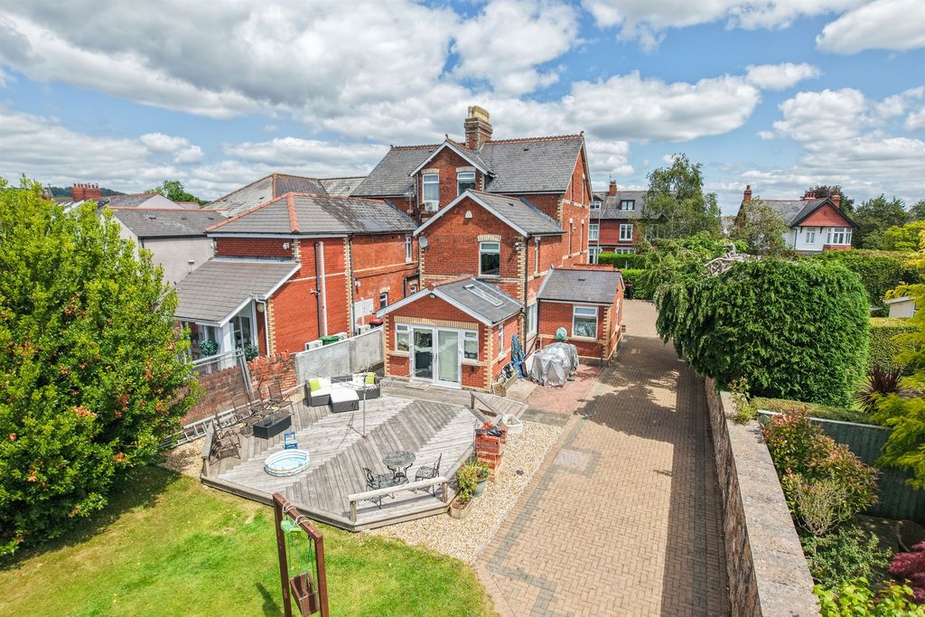 Property photo 3 of 33
