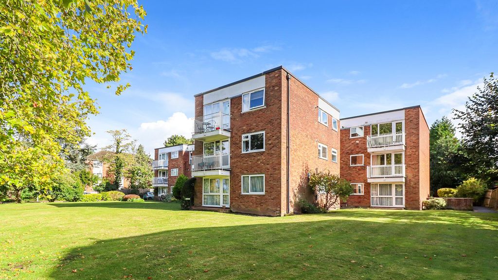 Property photo 1 of 11 Parkside 2 Ext.Jpg