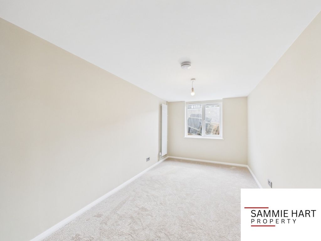 Property photo 3 of 4 4543612
