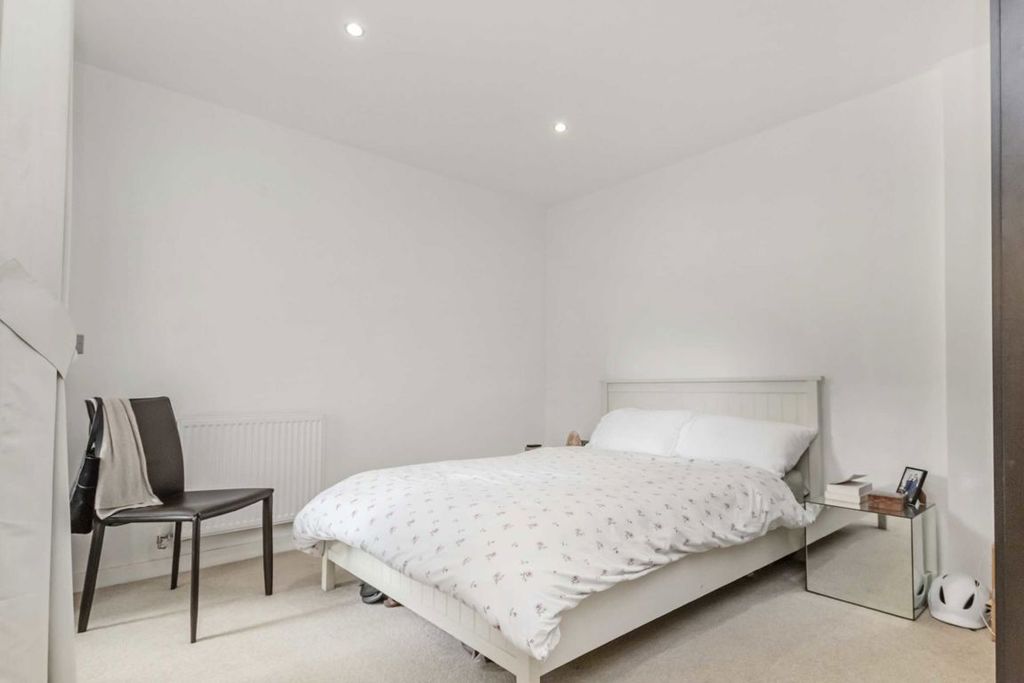 Property photo 3 of 4