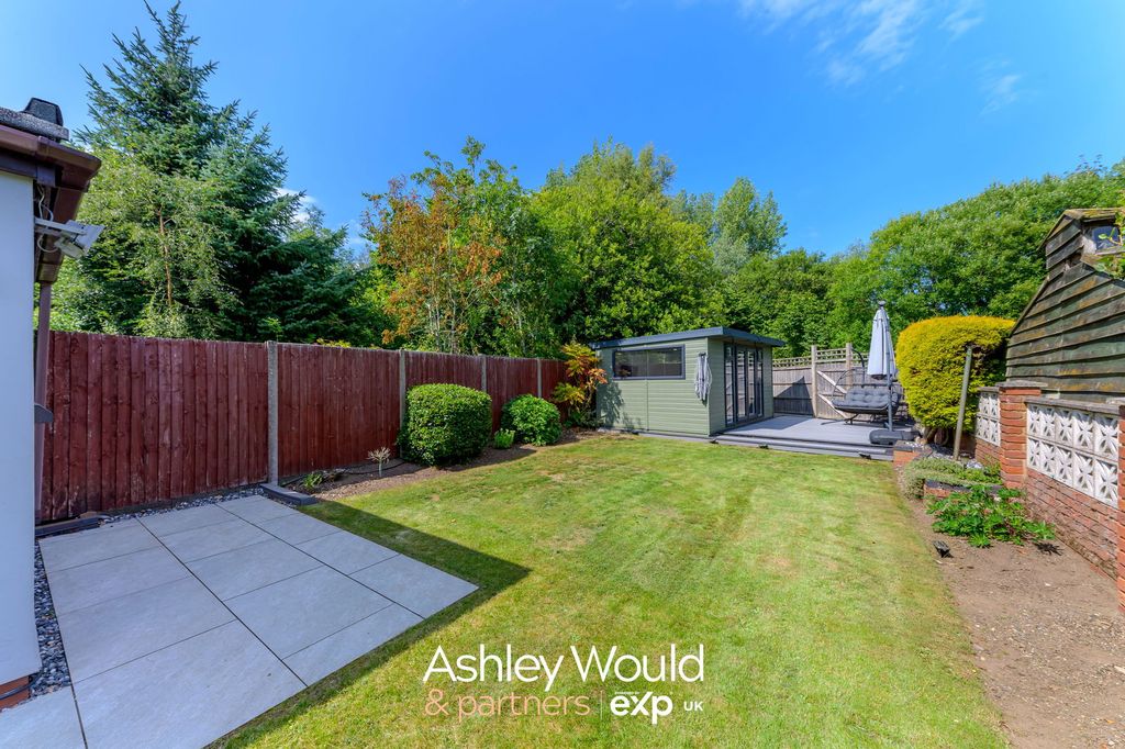 Property photo 2 of 23