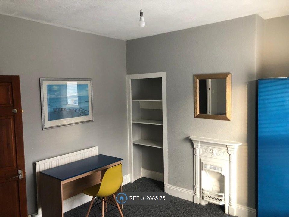 Property photo 2 of 8