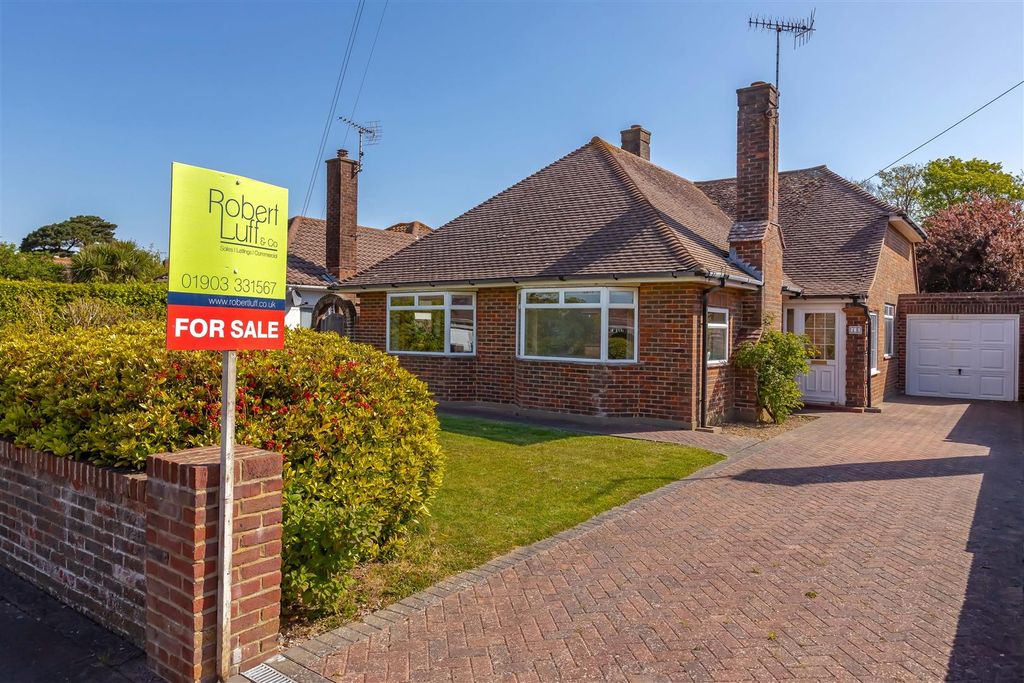 Property photo 1 of 17 Cowdray Drive_17.Jpg